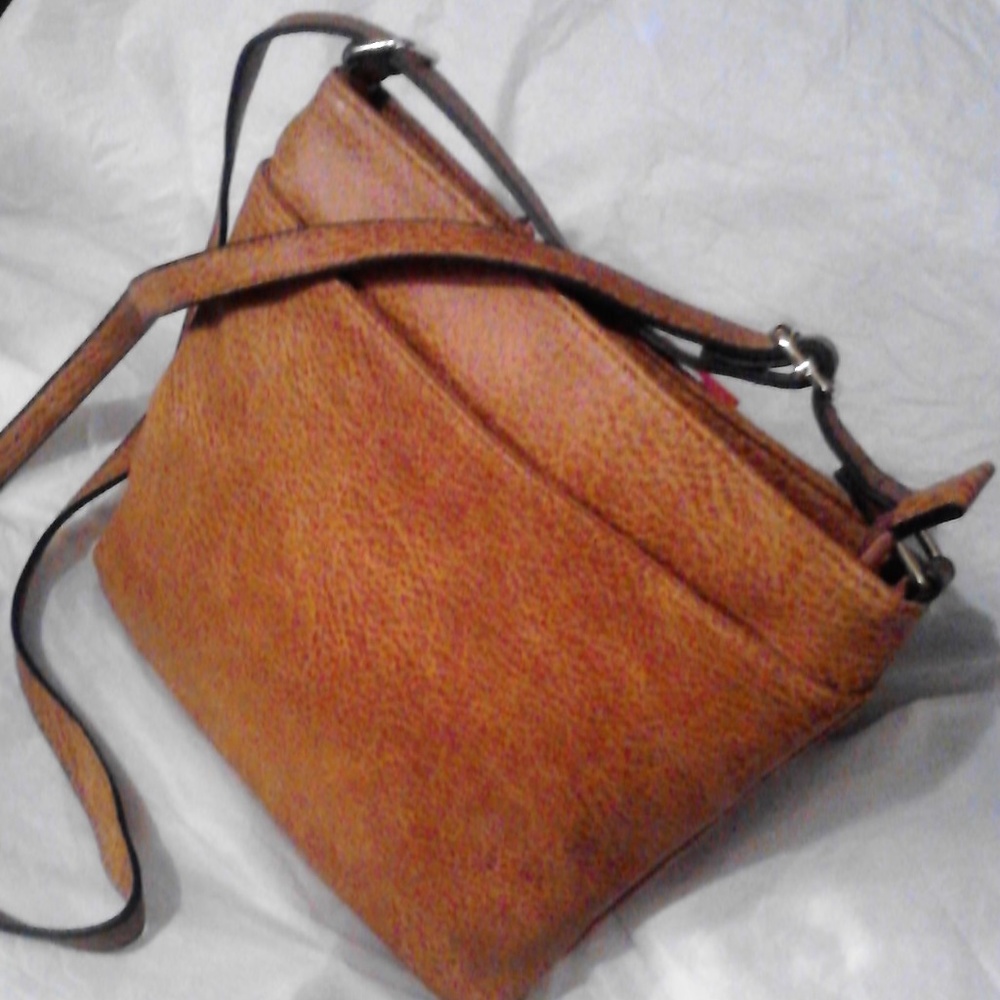 NWOT Kim Rogers Elephant Pebble Crossbody Purse - Picture 2 of 8